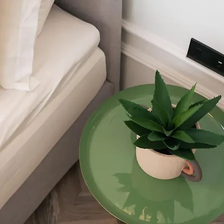 Lucky Loft 하니아